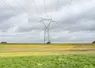 pylone électique dans des champs