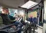 Un étudiant d’UniLasalle utilise le simulateur de conduite en cabine du jeu vidéo Farming Simulator développé avec AgriLab. 