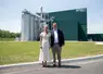 Les co-fondateurs d'Intact Alexis Duval et Fanny de Castelnau le 29 mai devant le site industriel de Baule dans le Loiret. 