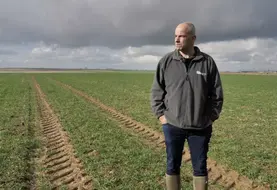 Arnaud Rousseau, président de la FNSEA, en février 2024 sur son exploitation agricole de Trocy-en-Multien, en Seine-et-Marne.
