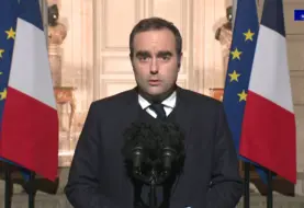 le premier Ministre Sébastien Lecornu s'exprimant le 23 décembre à Matignon sur le budget et l'agriculture.