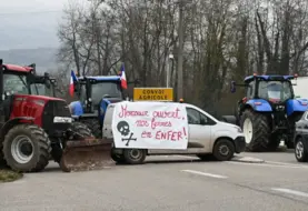 barrage de tracteurs sur une route
