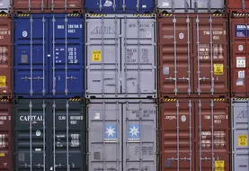 Containers maritimes dans le port de Saint-Nazaire.