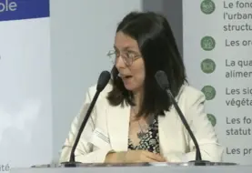   Mathile Hermelin-Burnol, géographe, lors des 23e journées du droit rural à Paris.  