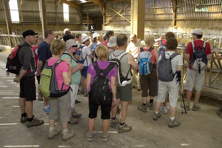 Les fermes pédagogiques, classées ERP de type PA (établissements de plein air) doivent aussi requérir le pass sanitaire dès lors qu’elles peuvent accueillir plus de 50 personnes sur l’exploitation. 