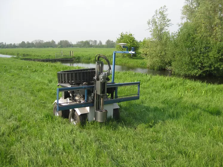 Robot anti-rumex Ruud, développé aux Pays-Bas. 