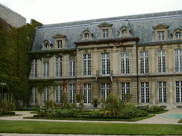 Façade du tribunal administratif de Paris