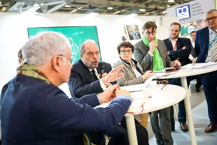 Eric Dupond-Moretti le 3 mars sur le stand de la FNSEA au salon de l'Agriculture.