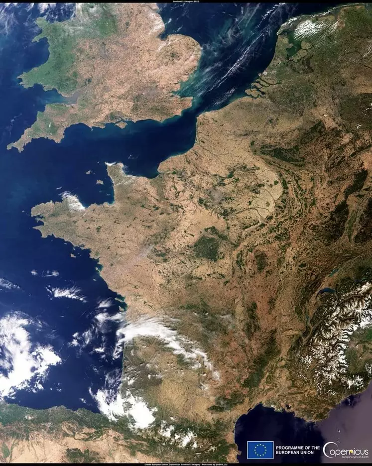 La France, marquée par la sécheresse, vue par satellite le 9 août 2022.