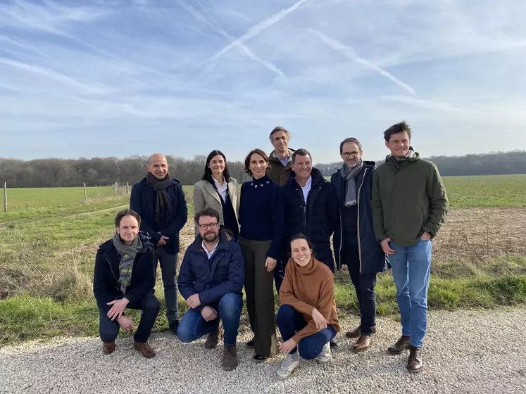 Audrey Bourolleau, cofondatrice du campus Hectar, et les responsables innovations de cinq coopératives agricoles