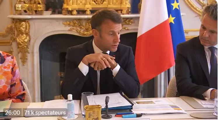 Emmanuel Macron lors d'une allocution sur X