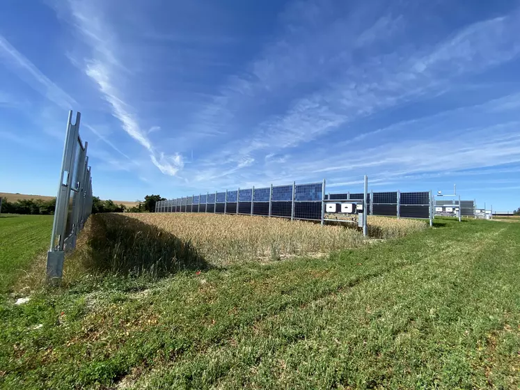 centrale photovoltaïque au sol sur parcelle agricole en Ile-de-France