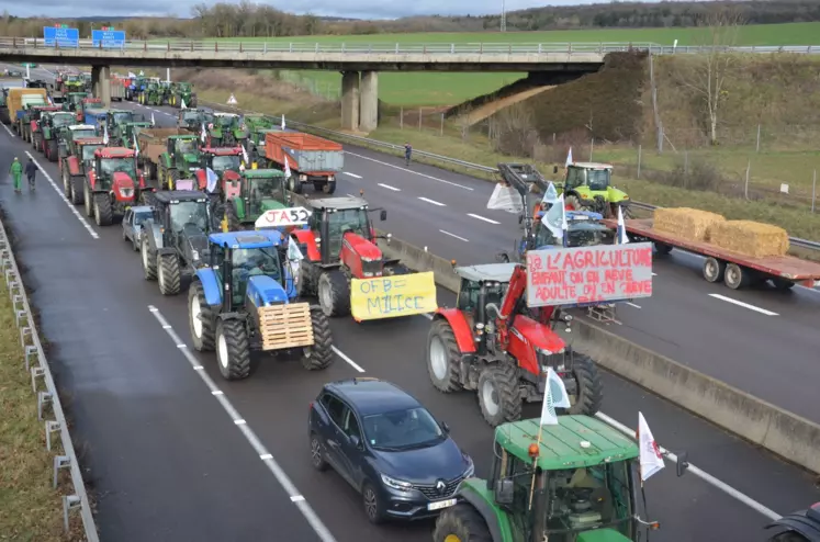 Blocage des autoroutes A5/A31 par des agriculteurs au niveau de Beauchemin en Haute-Marne