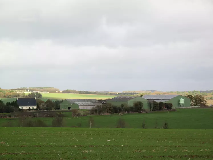 Terres agricoles et bâtiments d’élevage en Bretagne