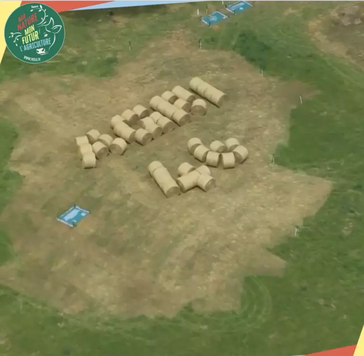 La fresque agricole des agriculteurs du Lot sur le Tour de France.