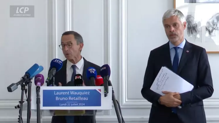 Laurent Wauquiez et Bruno Retailleau présentent à la presse le pacte législatif à la presse.