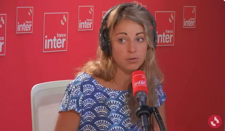 Charlène Descollonges intervenant sur France Inter