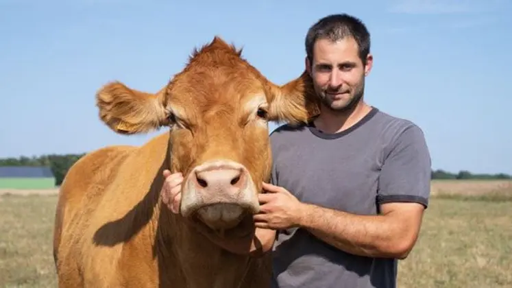 Alexandre Humeau et sa vache Oupette