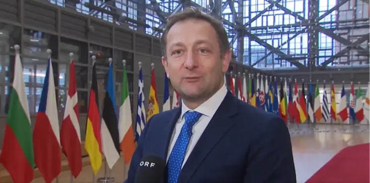 Christophe Hanse au Parlement européen devant un micro