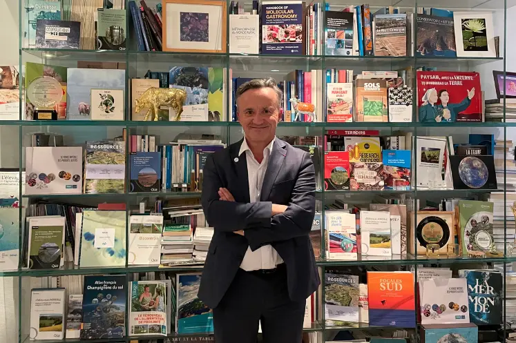 Philippe Mauguin dans son bureau au centre-siège de l'Inrae à Paris. 