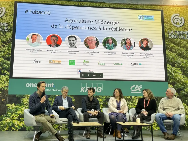 Conférence pour le programme Fabacée sur le plateau de conférence du stand de la Ferme Digitale au salon de l'agriculture. 