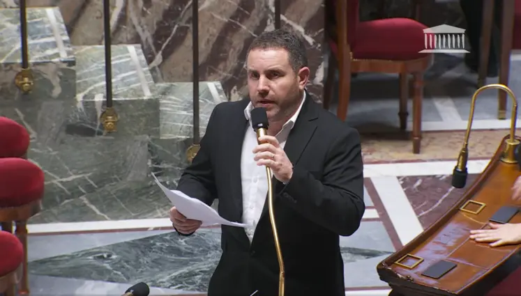 Peio Dufau devant l'Assemblée nationale