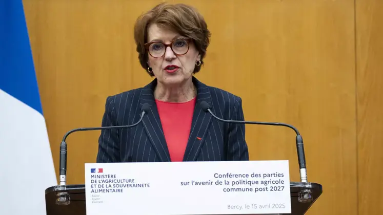Annie Genevard s'exprime lors de la conférence des parties