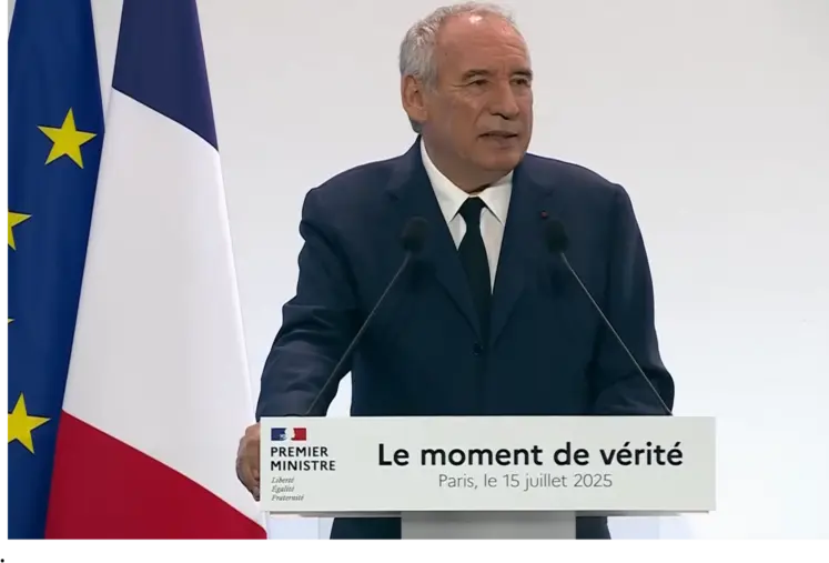 François Bayrou prononçant un discours