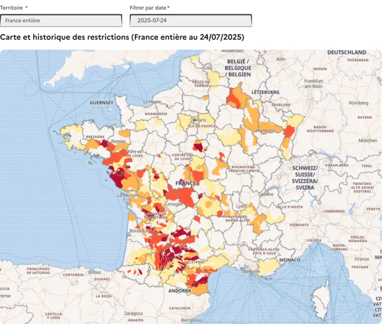 Carte de France des restrictions d'eau et des limitations d'irrigation par département pour les eaux superficielles au 24 juillet
