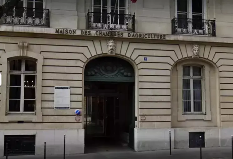   Porche d’entrée du siège de Chambres d’agriculture France à Paris  