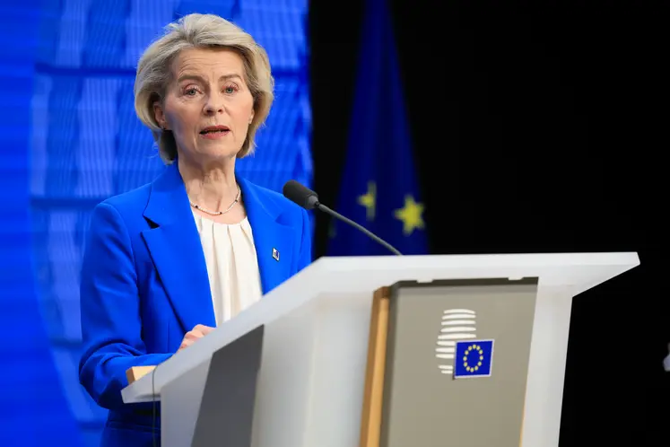 La présidente de la Commission européenne Ursula von der Leyen en conférence de presse le 19 décembre après le Conseil européen. 