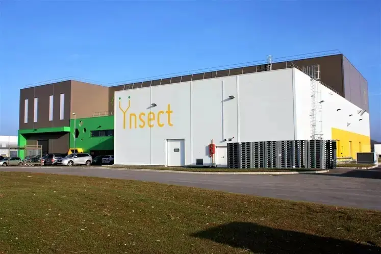 Extérieur de l'entreprise spécialisée dans l'élevage et la transformation d'insectes Ynsect