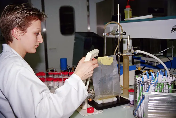 Analyse de pathogènes sur lait (cru) au laboratoire Lilano 