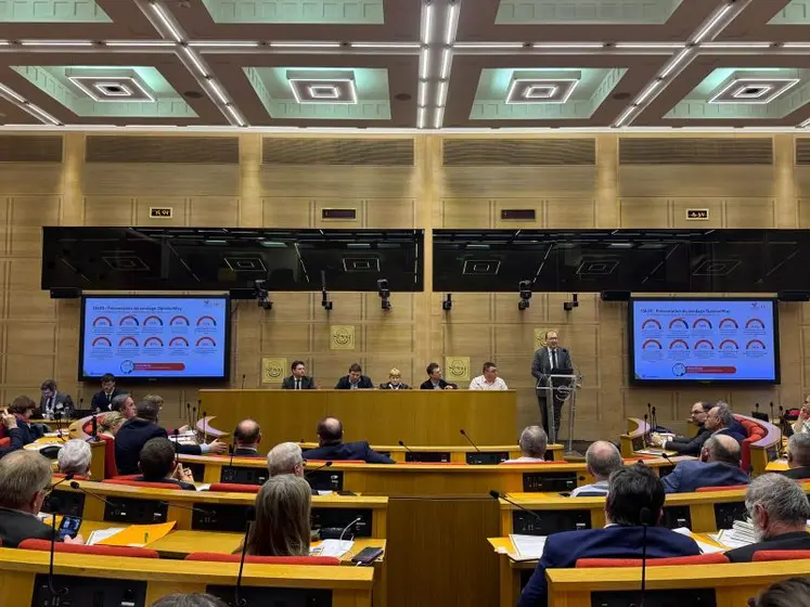 Intervenants lors des assises du déclin agricole au Sénat