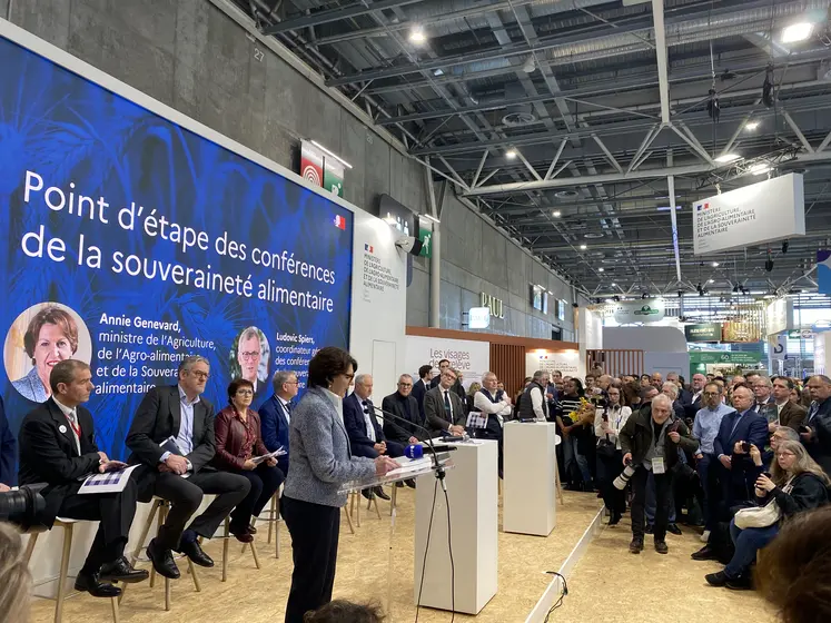 Présentation des premières conclusions des conférences de la souveraineté alimentaire au salon de l'agriculture.