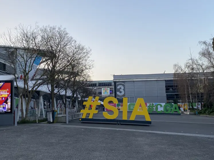   Entrée du salon de l’agriculture 2026 avant l’ouverture au public