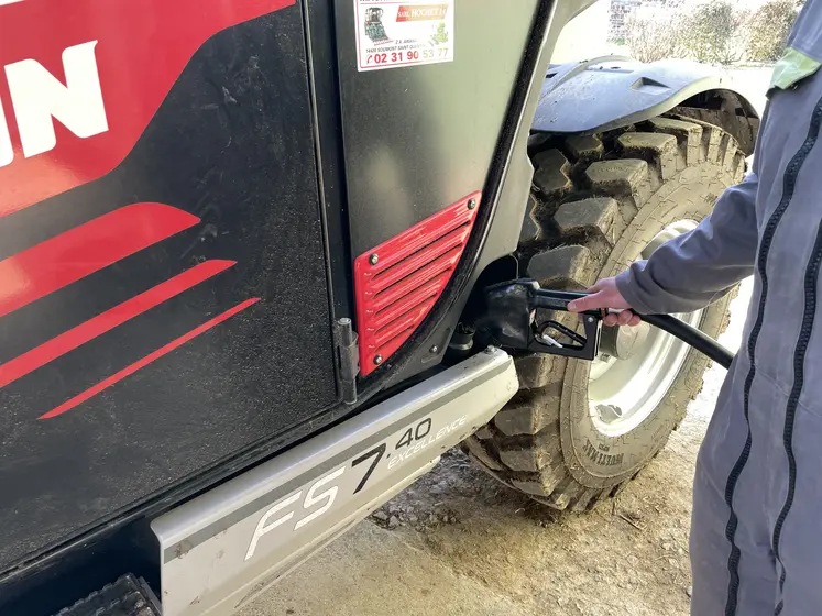  Remplissage d’un réservoir de GNR d’un tracteur  