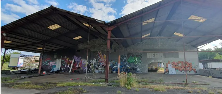 hangar abandonné