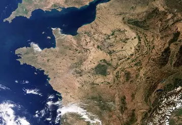 La France, marquée par la sécheresse, vue par satellite le 9 août 2022.