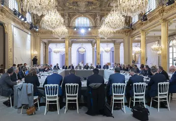 Table de la réunion à l'Elysée jeudi 2 mai 2024 avec Emmanuel Macron, des ministres et la profession agricole, syndicats, coopération, chambres d'agriculture
