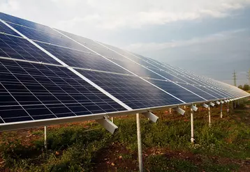 Panneaux photovoltaïques sur terre agricoles