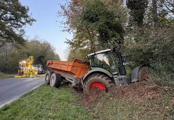 Accident impliquant une voiture et un tracteur et sa remorque près de Fontainebleau en novembre 2024.