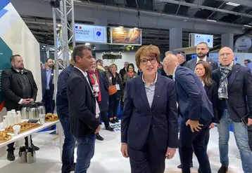   Annie Genevard, juste avant l’inauguration du stand du ministère de l’Agriculture au SIA 2025, le 23 février.