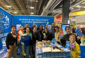 personnes posant sur le stand c'est qui le patron au sia