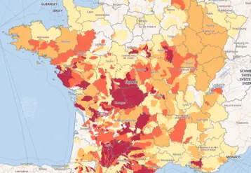 Carte de l'état des eaux superficielles en France au 13 août 2025.