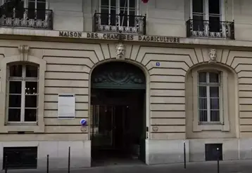   Porche d’entrée du siège de Chambres d’agriculture France à Paris  