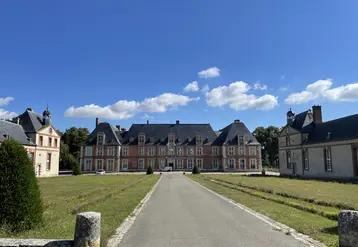 Vue du Château du domaine de Grignon dans les Yvelines