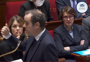   Sébastien Lecornu, Premier ministre, lors des questions au gouvernement à l’Assemblée nationale le 23 décembre. 