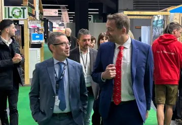 Jérôme Despey avec Christophe Hansen dans les allées du salon de l'Agriculture.