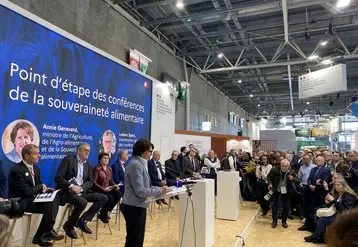 Présentation des premières conclusions des conférences de la souveraineté alimentaire au salon de l'agriculture.